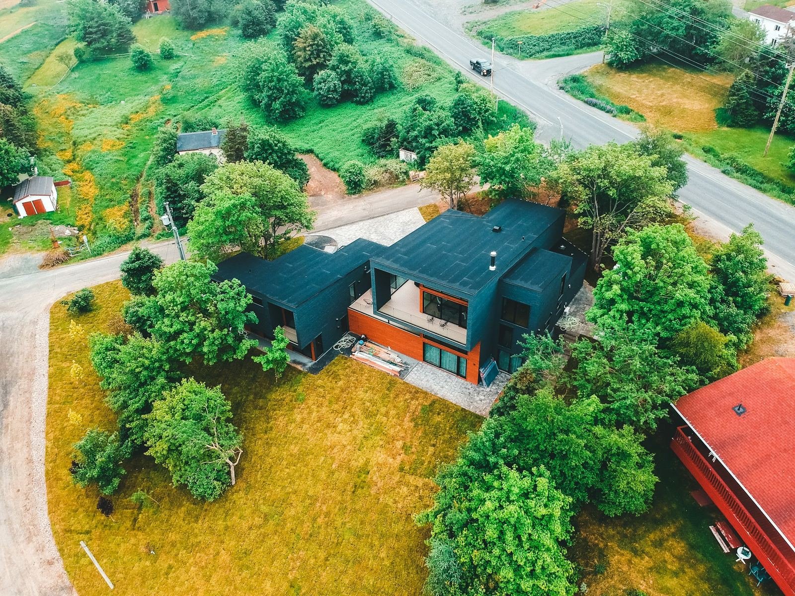 Vue aérienne d’un quartier / Aerial view of a neighbourhood home